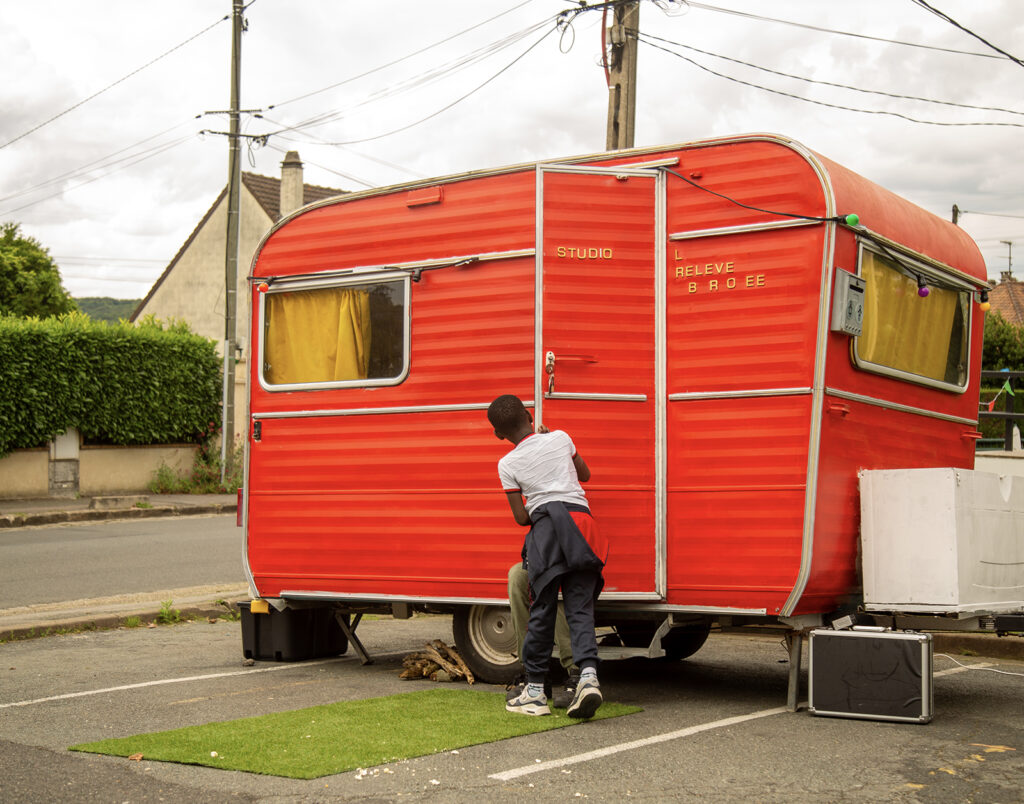 Image du projet mémoire à Igny - garçon à la caravane